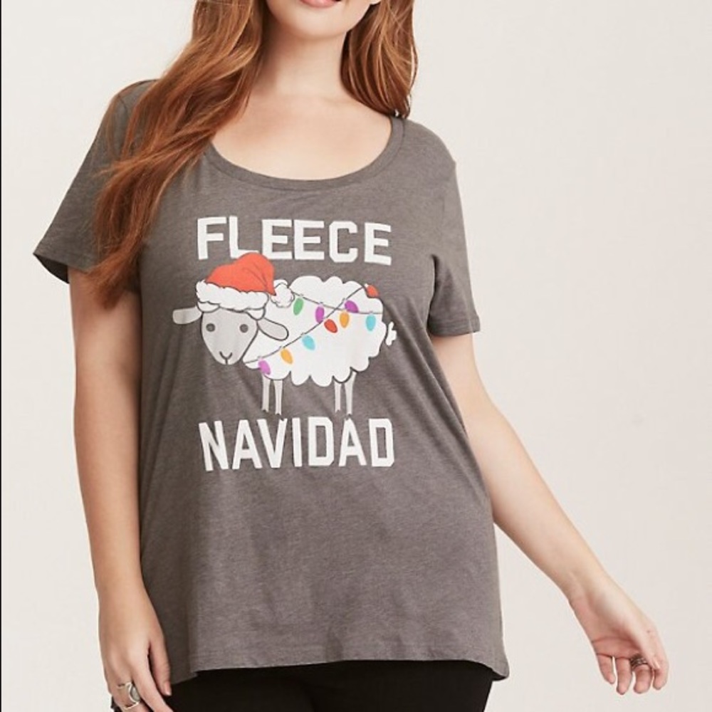 Torrid size 4 Fleece Navidad tshirt